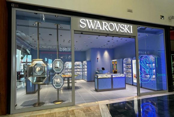 SWAROVSKI LLEGA A EL MIRADOR SHOPPING